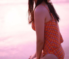 怀孕初期小腹胀的好大（怀孕初期小腹胀大是怎么回事?）